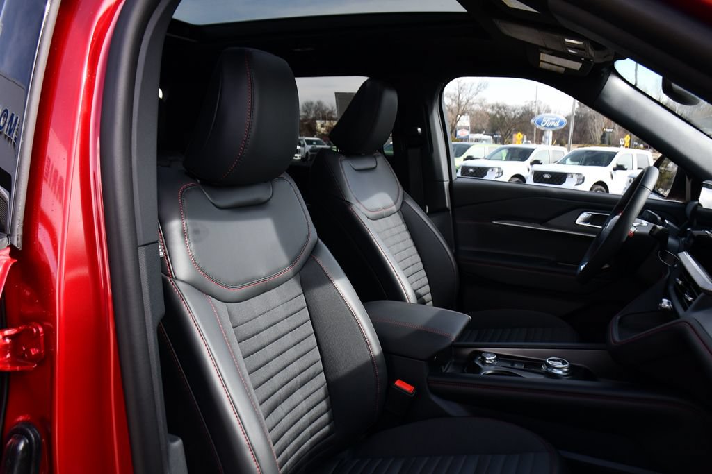 New 2026 Ford Explorer ST-Line w/ ST-Line Street Pack AWD/4WD image 16