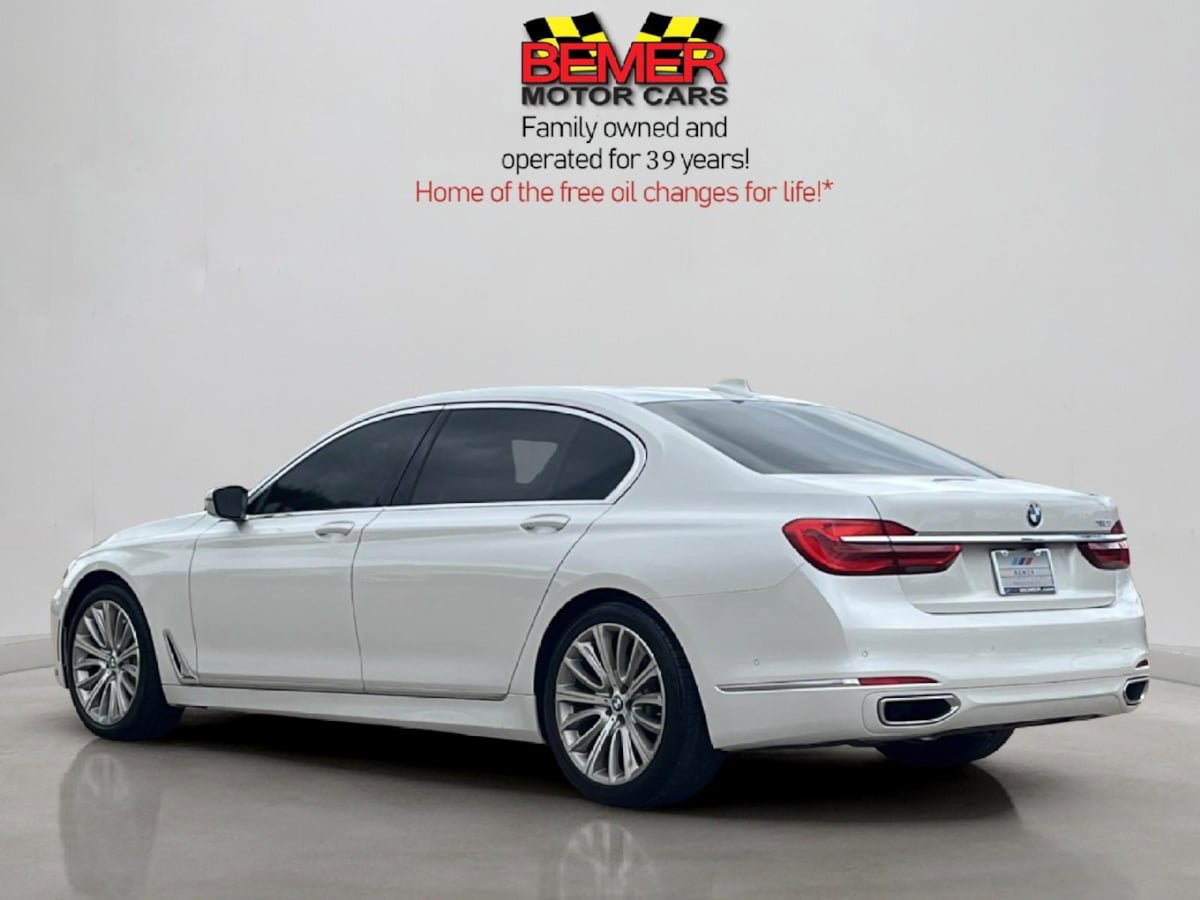 Used 2016 BMW 750i RWD image 3