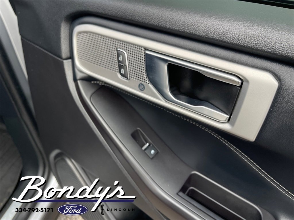 Used 2020 Ford Explorer Limited image 19