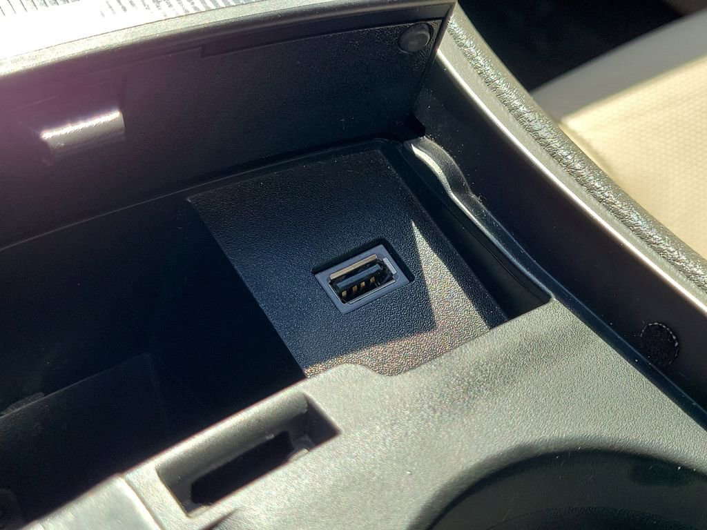 Used 2017 Lincoln MKZ Reserve image 30