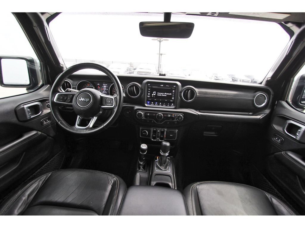 Used 2019 Jeep Wrangler Unlimited Sahara AWD/4WD image 9