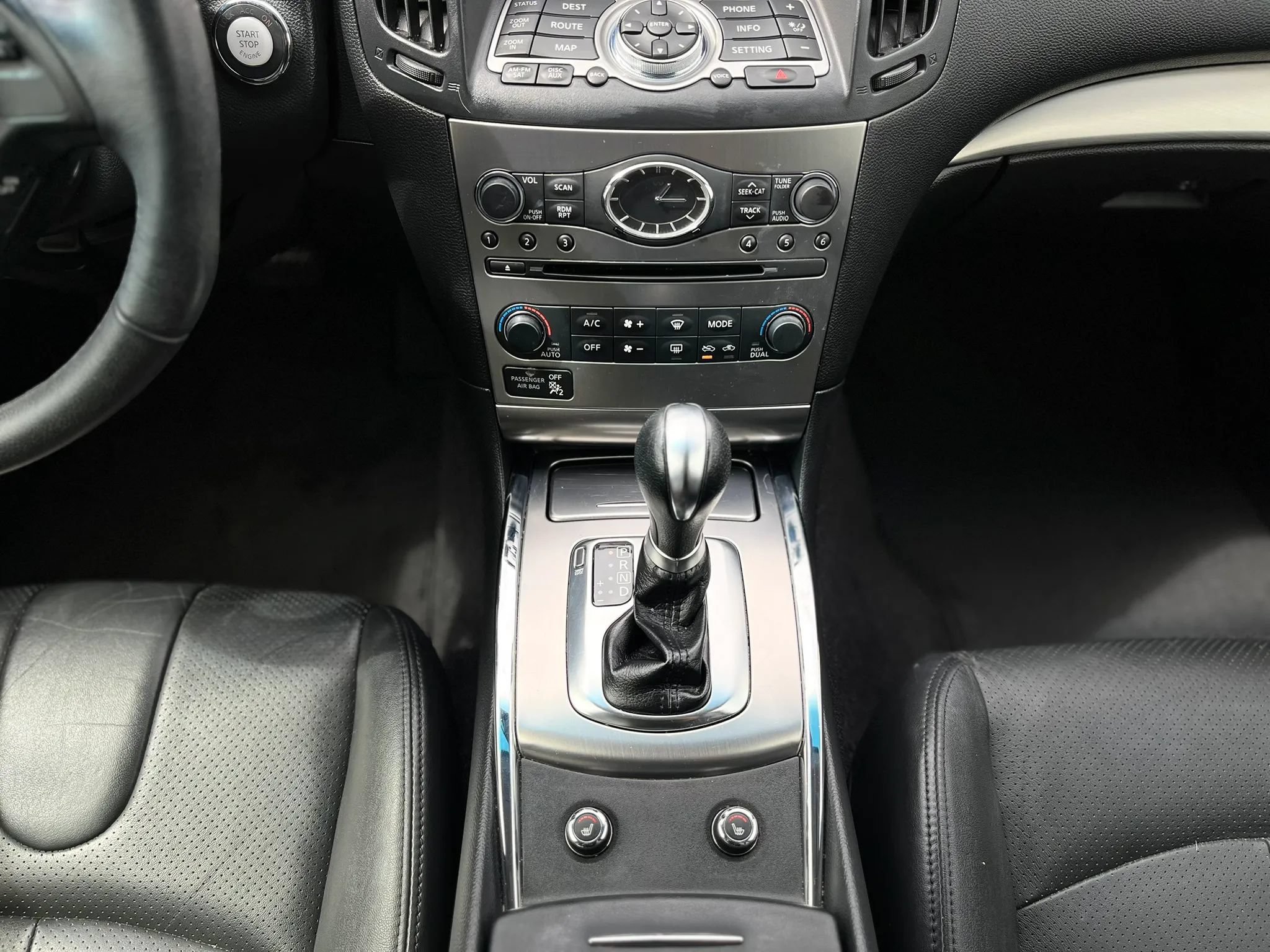 Used 2015 INFINITI Q40 w/ Navigation Package RWD image 15