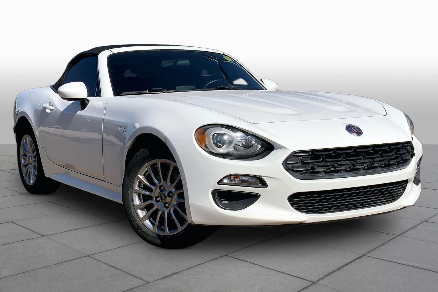 Used 2018 FIAT 124 Spider Classica w/ Technology Group RWD image 3