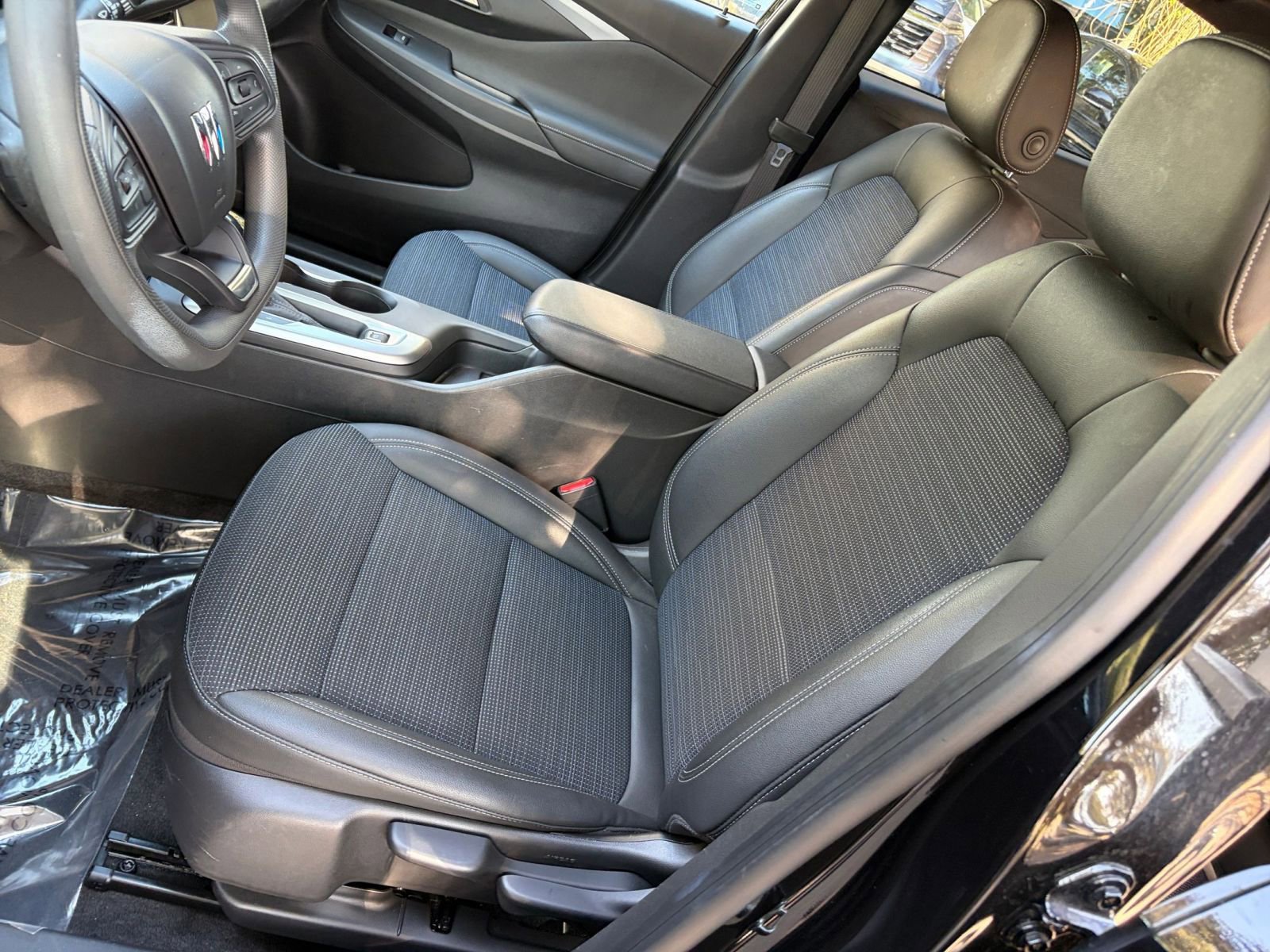 Used 2025 Buick Envista Preferred image 30