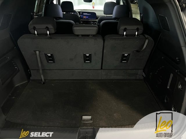 Used 2026 Chevrolet Traverse LT w/ Driver Confidence Package AWD/4WD image 16