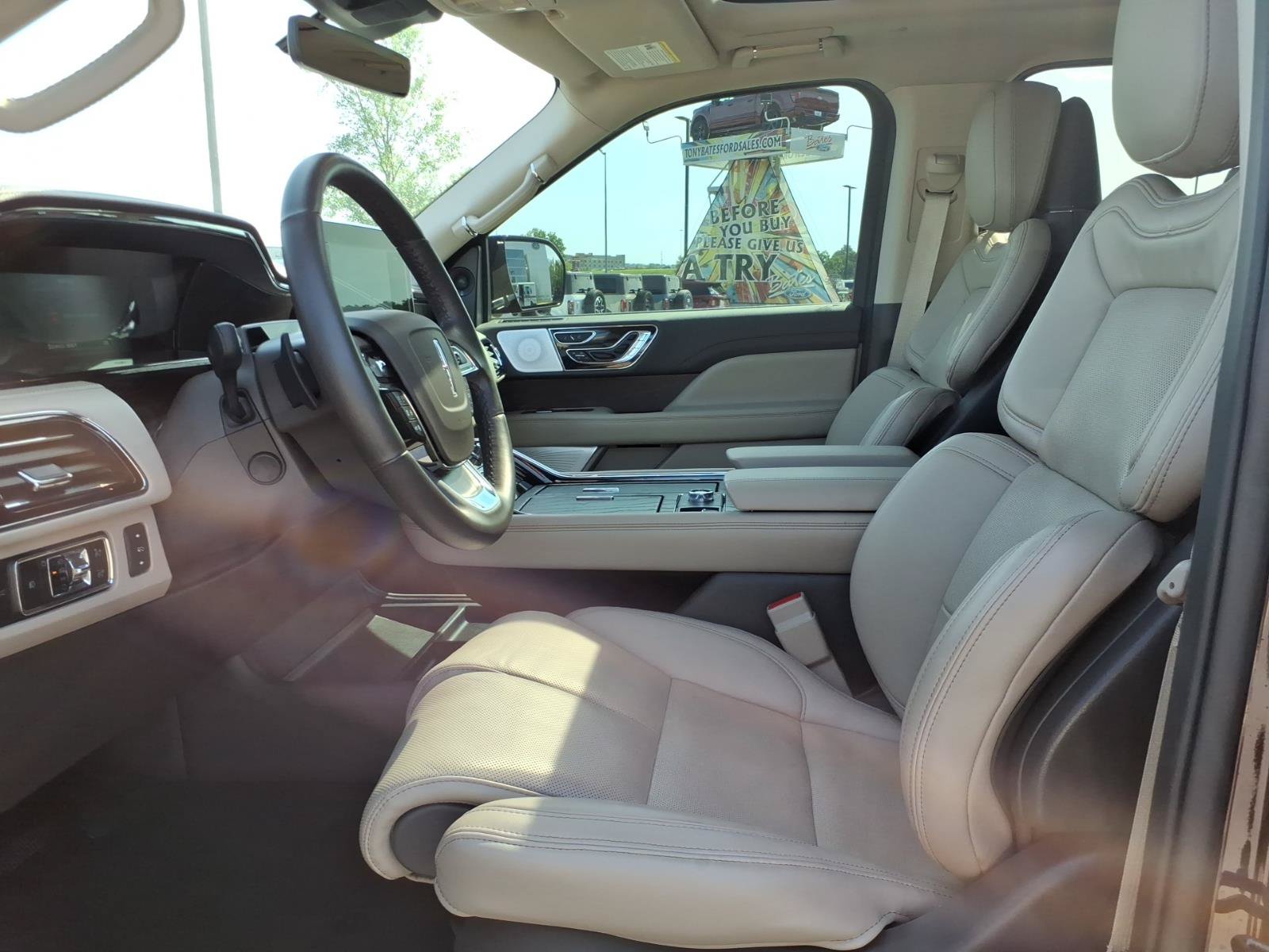 Used 2024 Lincoln Navigator L Reserve AWD/4WD image 10