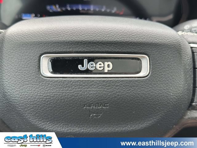 Used 2023 Jeep Grand Cherokee Limited AWD/4WD image 25