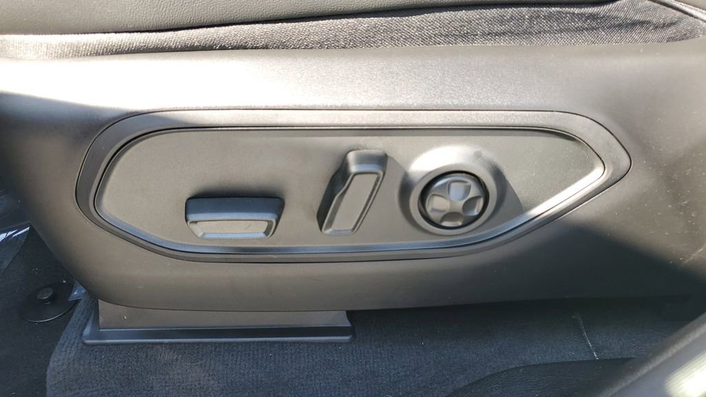 New 2025 Jeep Grand Cherokee Altitude image 22