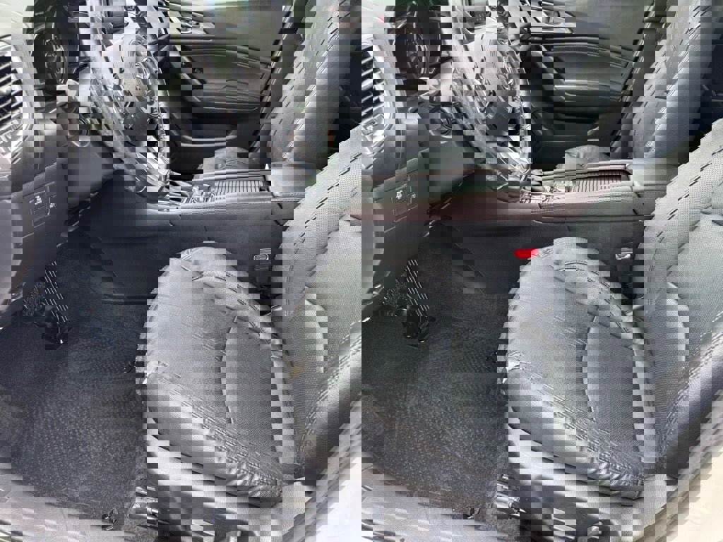 Used 2018 MAZDA MAZDA3 Grand Touring w/ Premium Equipment Package image 10