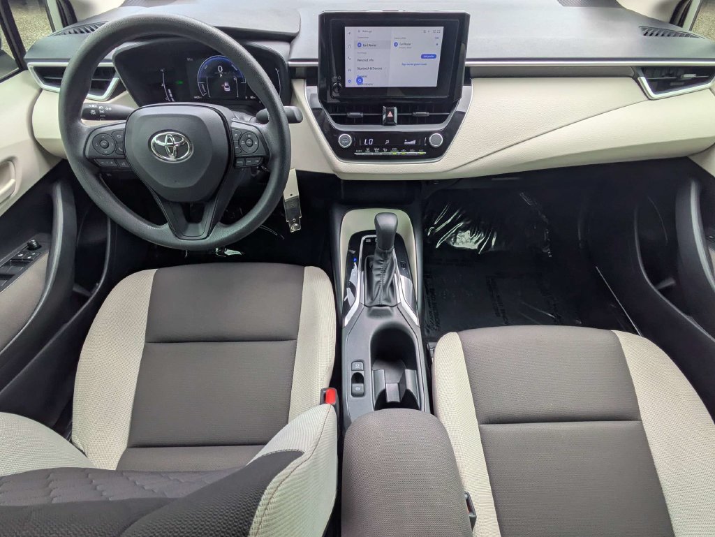Used 2026 Toyota Corolla LE FWD image 13