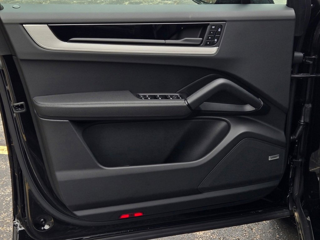 New 2025 Porsche Cayenne S image 20