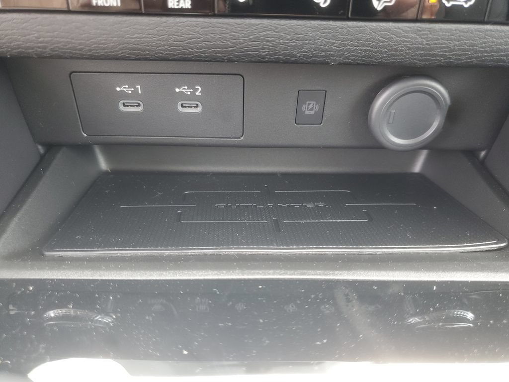 New 2026 Mitsubishi Outlander AWD image 31