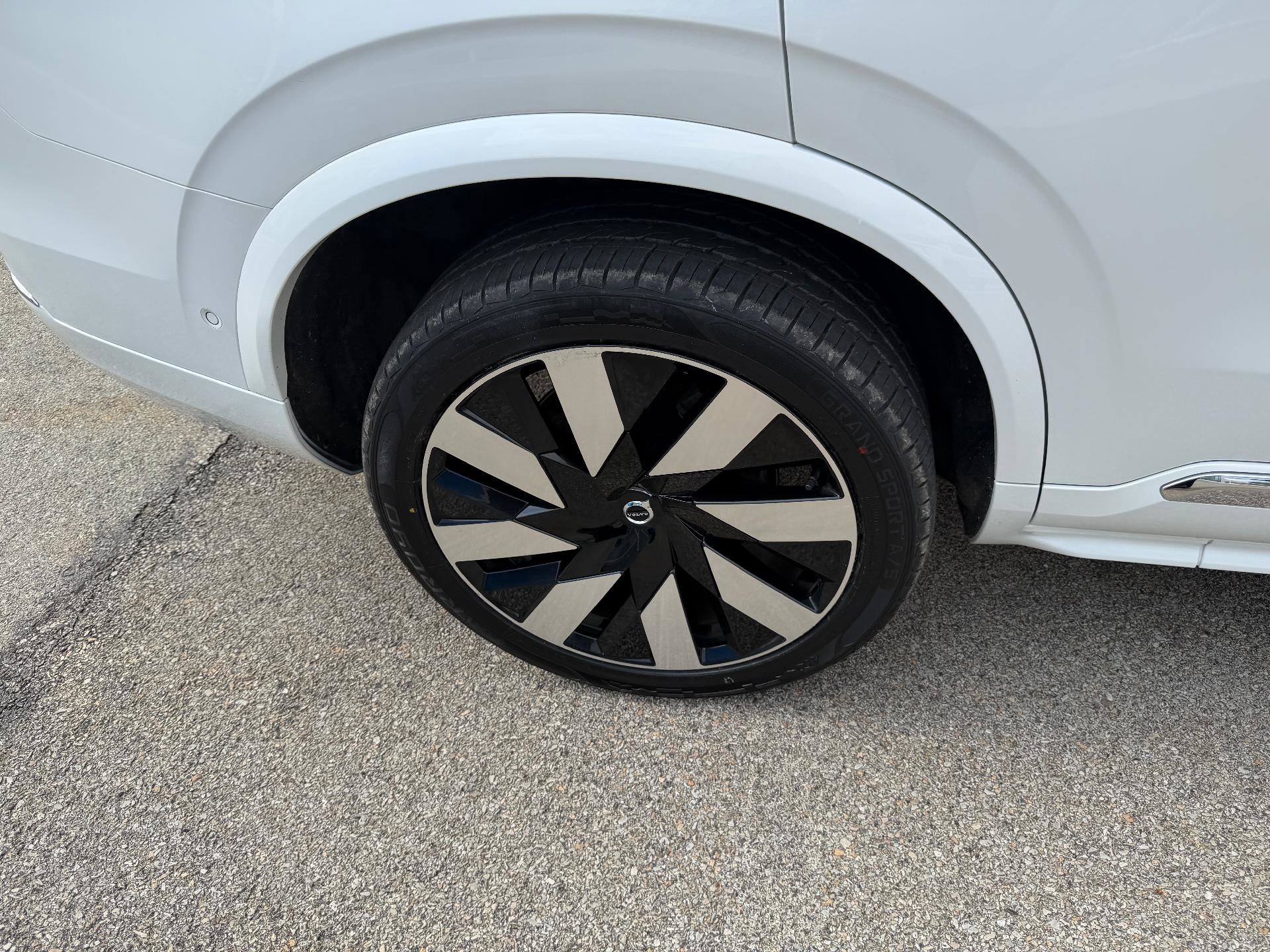 Used 2023 Volvo XC90 T8 Ultimate w/ Protection Package Premier image 11