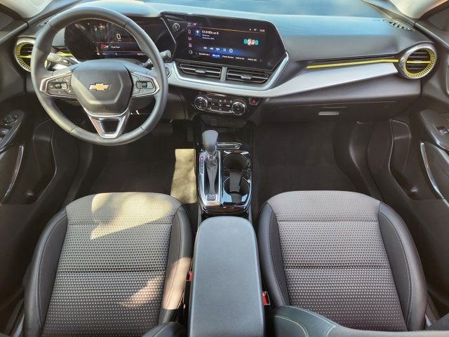 Used 2024 Chevrolet Trax LT w/ Sunroof Package image 27