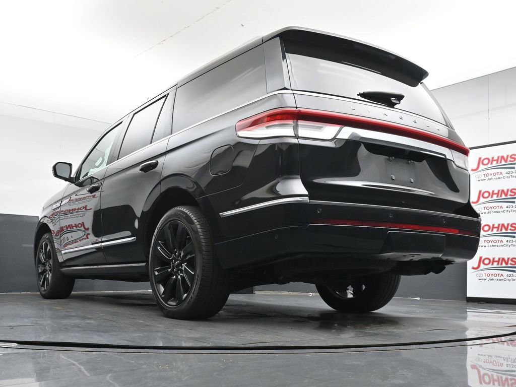 Used 2022 Lincoln Navigator Reserve AWD/4WD image 21