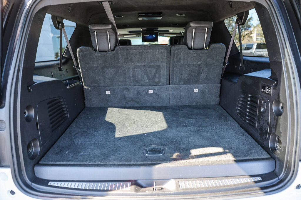 Used 2017 Cadillac Escalade ESV Platinum RWD image 32