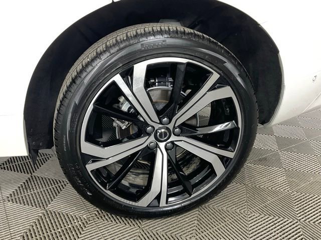 Used 2025 Volvo XC60 B5 Ultra w/ Protection Package Premier image 39
