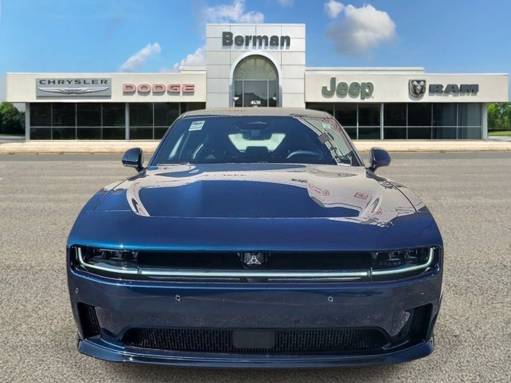 Used 2024 Dodge Charger Daytona Scat Pack w/ Plus Group AWD/4WD image 8
