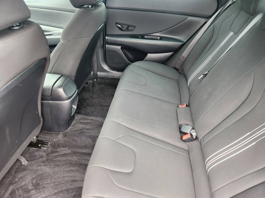 Used 2025 Hyundai Elantra Sport FWD image 28