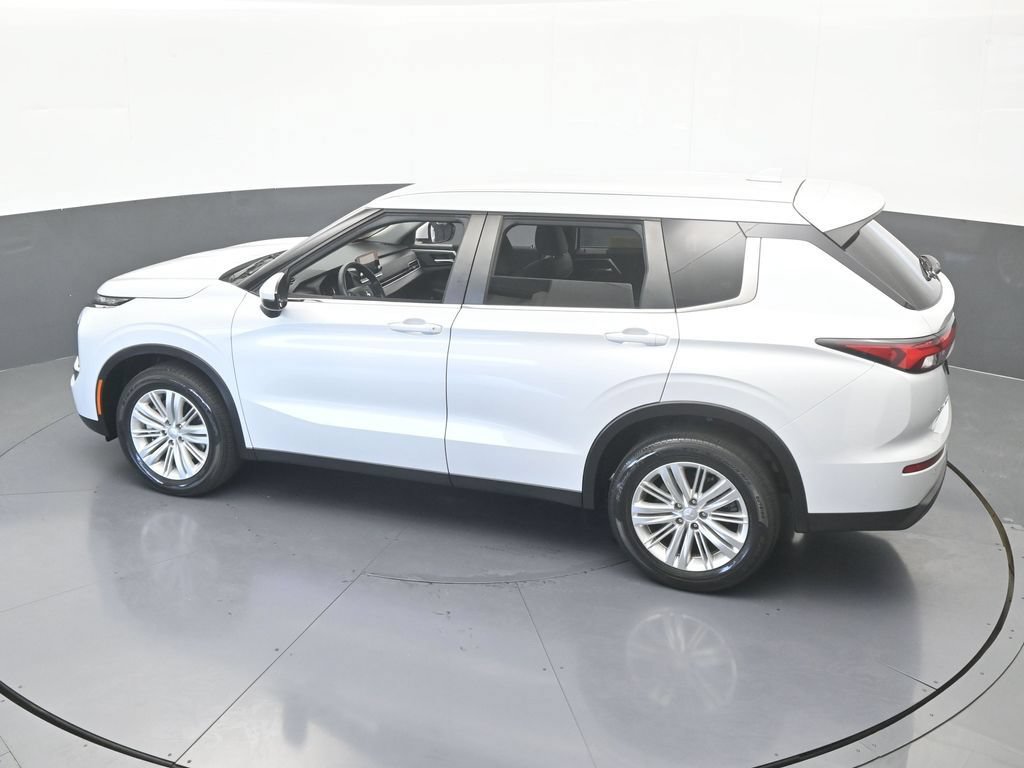 Used 2024 Mitsubishi Outlander ES FWD image 51