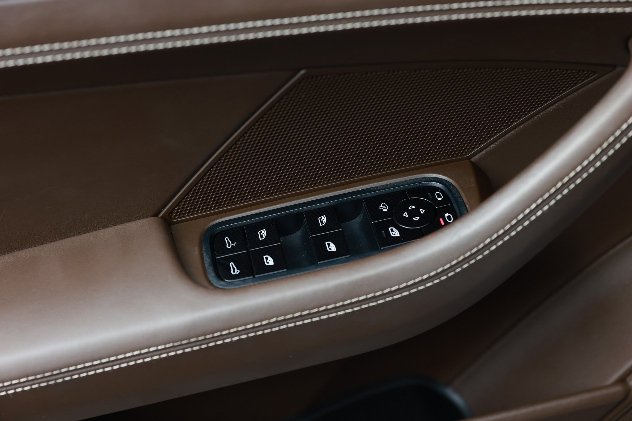 Used 2019 Porsche Panamera RWD image 51