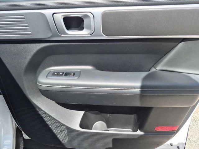 Used 2025 Hyundai Santa Fe SEL FWD image 32