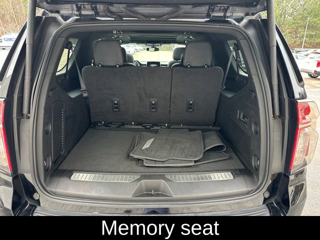 Used 2022 Chevrolet Suburban RST w/ Luxury Package image 28