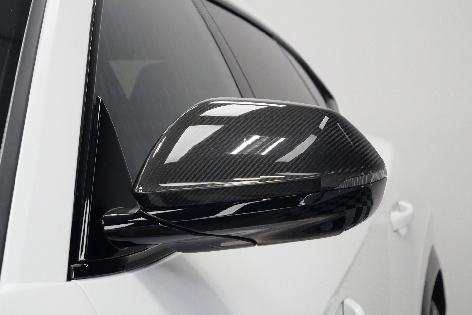 Used 2021 Lamborghini Urus AWD/4WD image 43