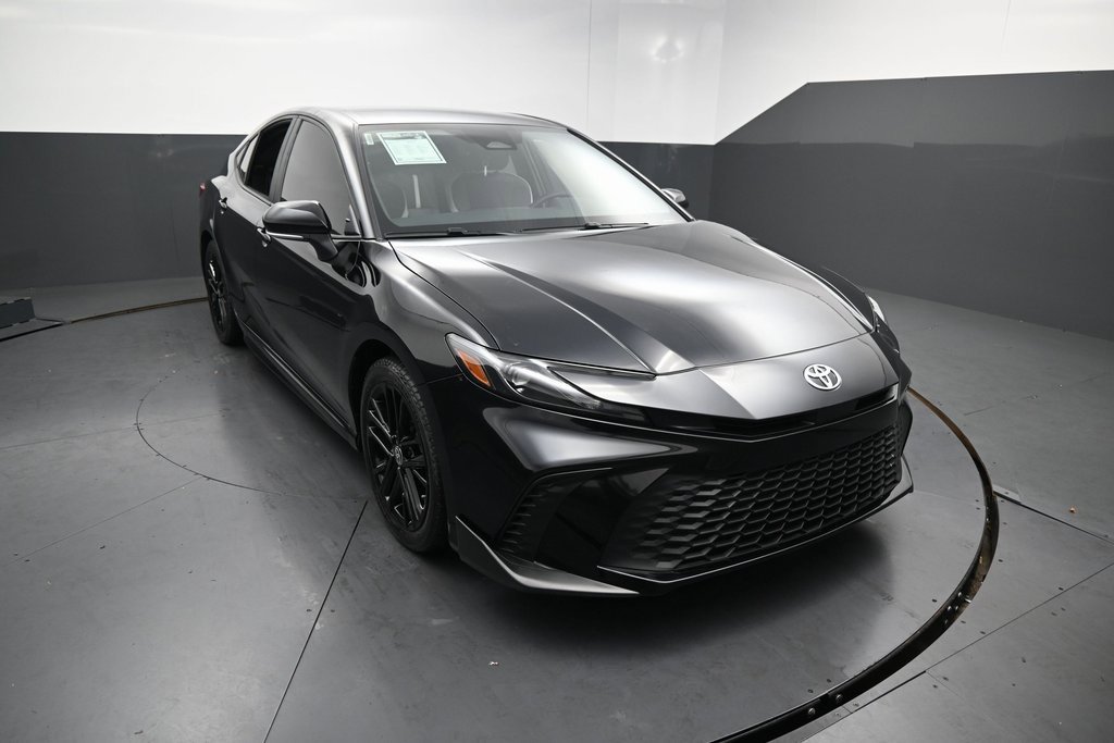 Used 2025 Toyota Camry SE image 11