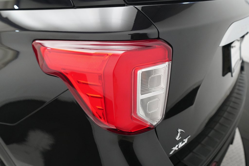 Used 2020 Ford Explorer XLT w/ Class III Trailer Tow Package image 32