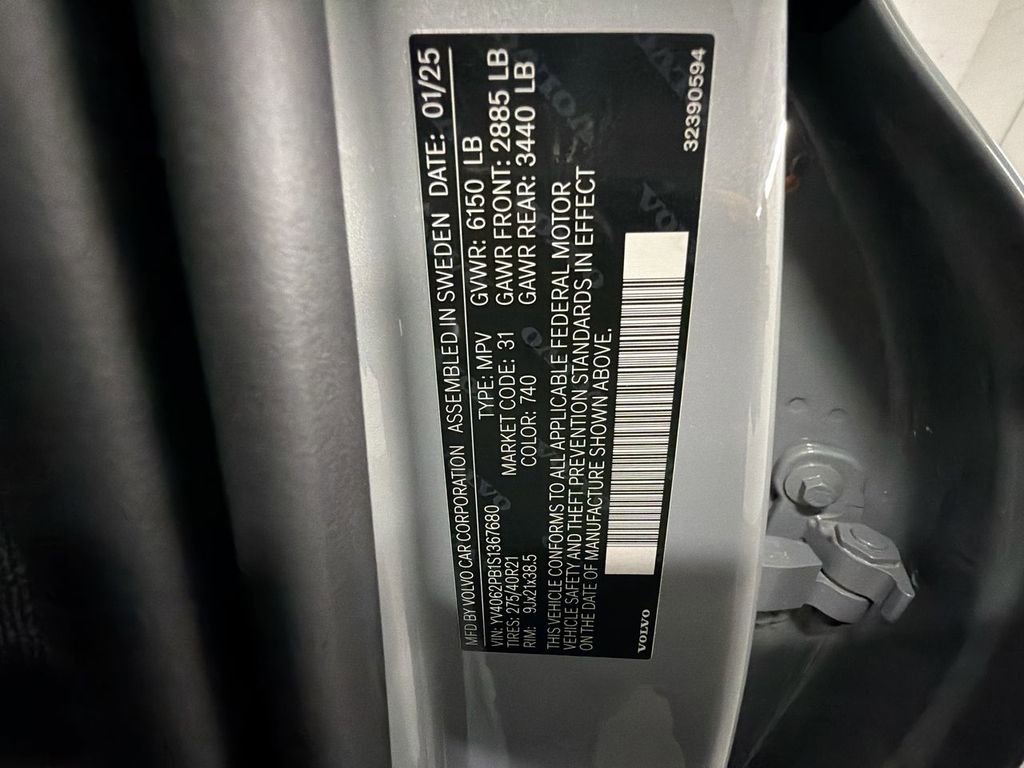 Used 2025 Volvo XC90 B6 Plus w/ Protection Package Premier image 35