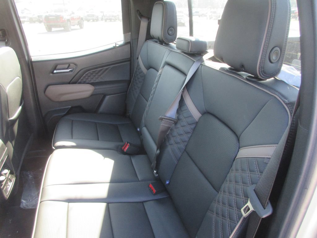 New 2026 GMC Canyon Denali AWD/4WD image 14