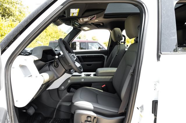 New 2026 Land Rover Defender 110 X-Dynamic SE AWD/4WD image 3