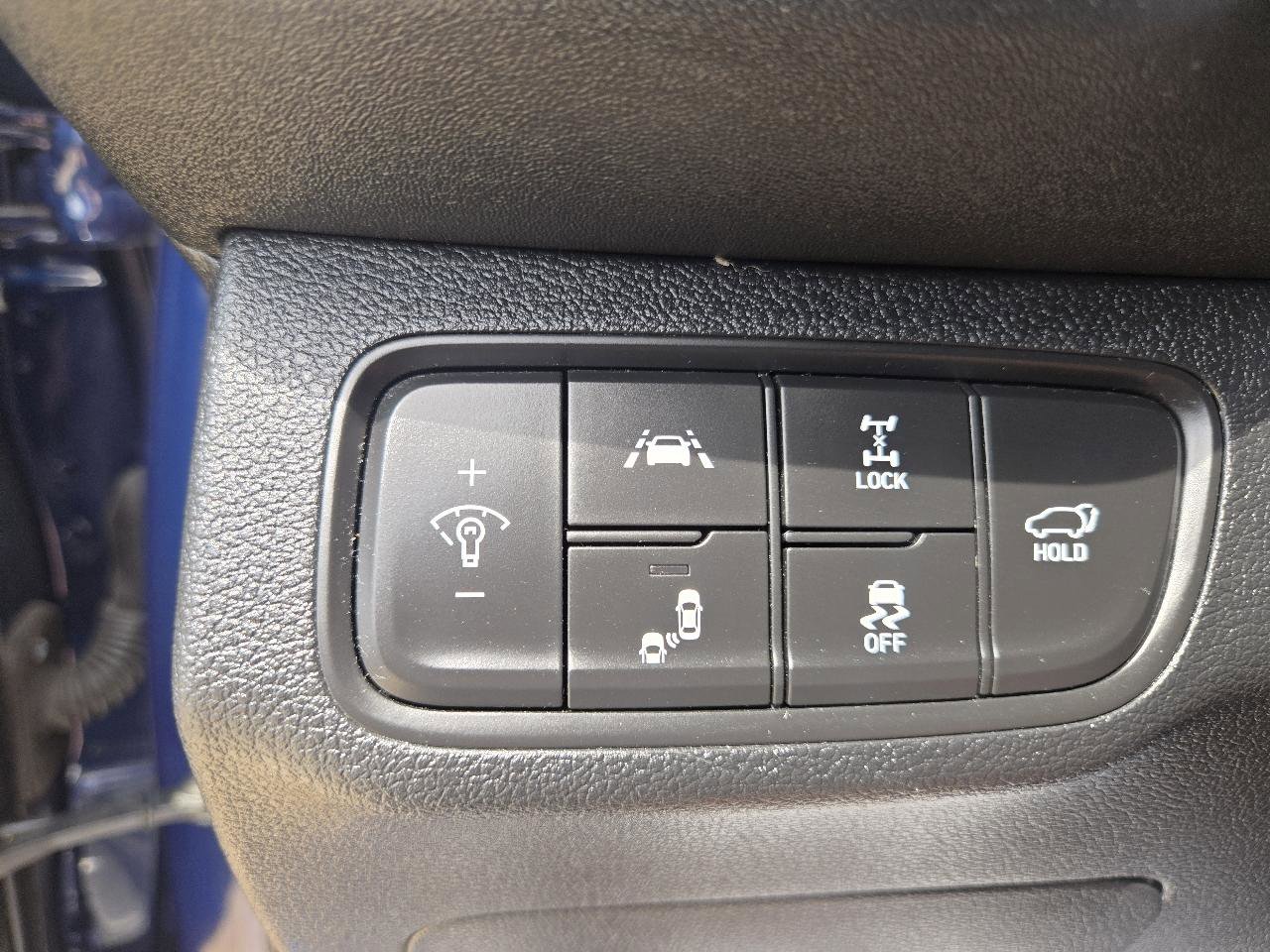 Used 2019 Hyundai Santa Fe AWD w/ Cargo Package image 13