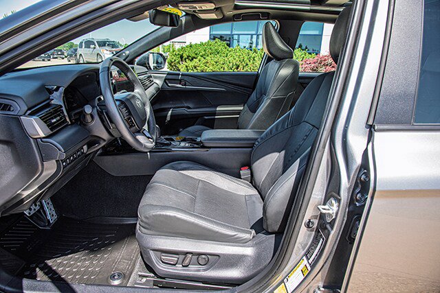 Used 2025 Toyota Camry XSE w/ Premium Plus Package AWD/4WD image 15