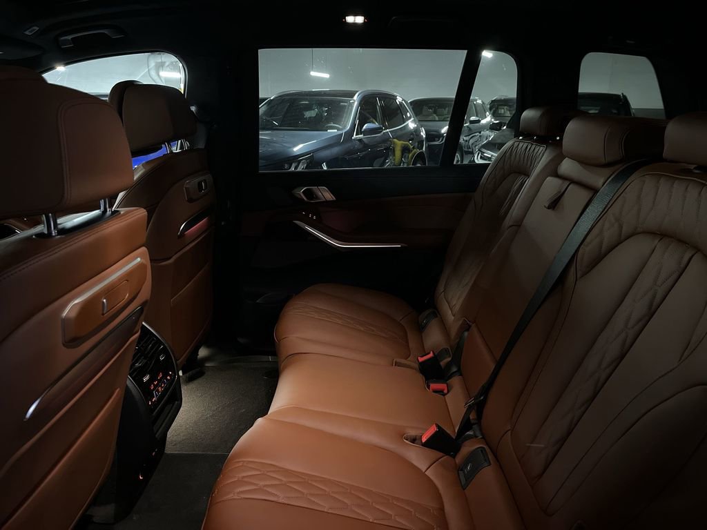 New 2026 BMW X7 M60i image 23