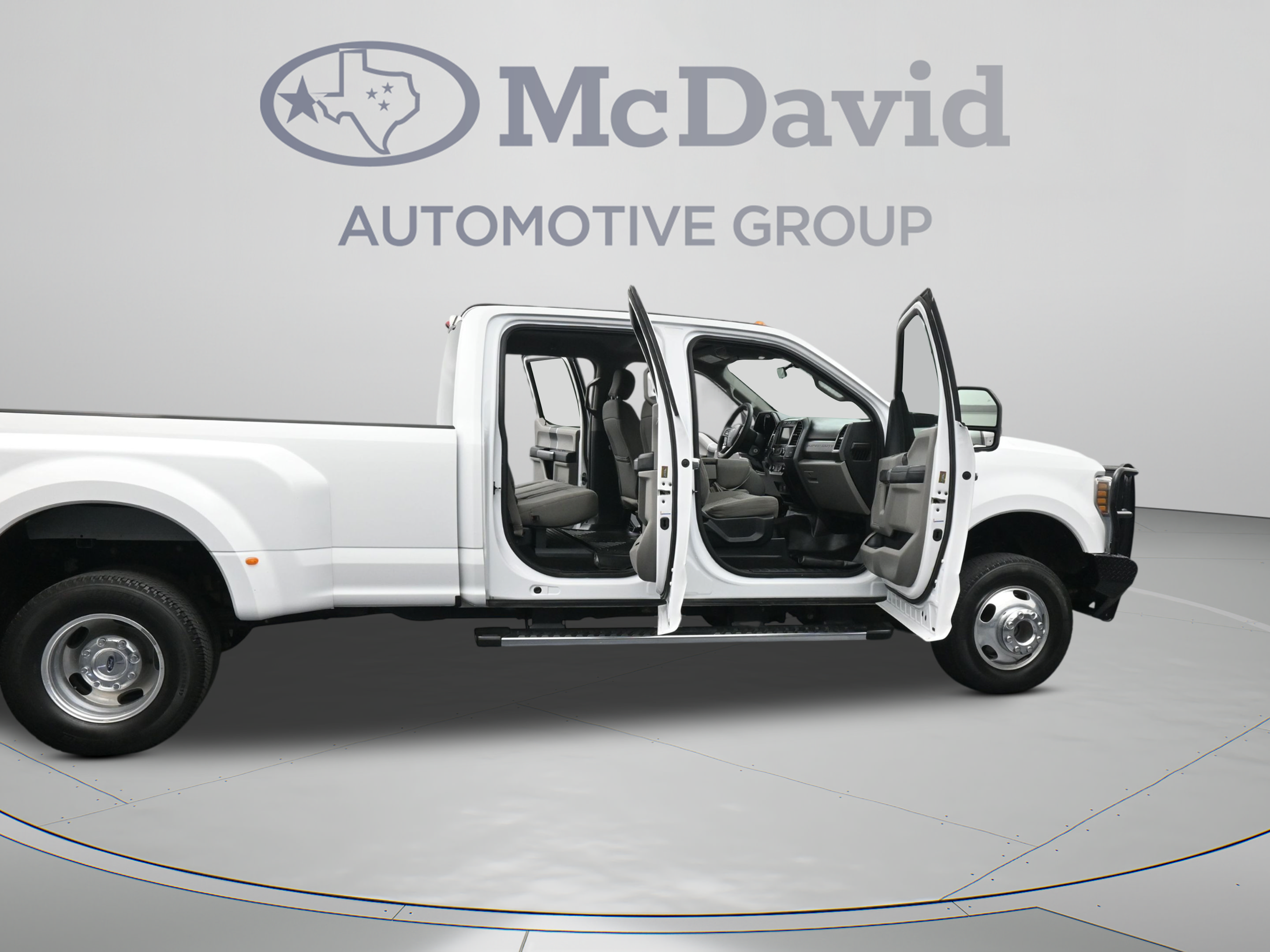 Used 2019 Ford F350 XLT w/ XLT Premium Package AWD/4WD image 41