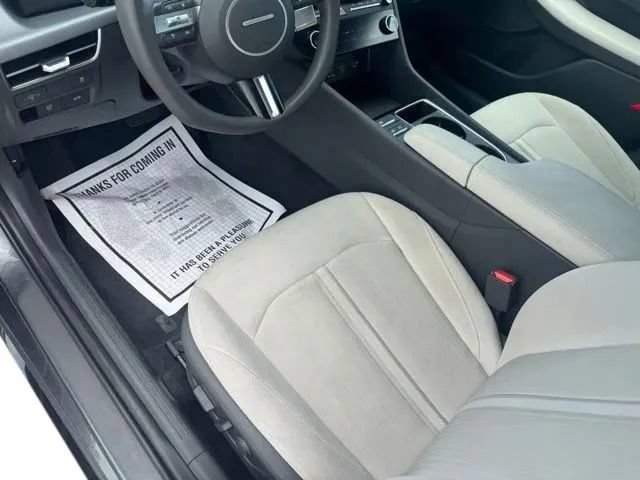 Used 2025 Hyundai Sonata SEL FWD image 10