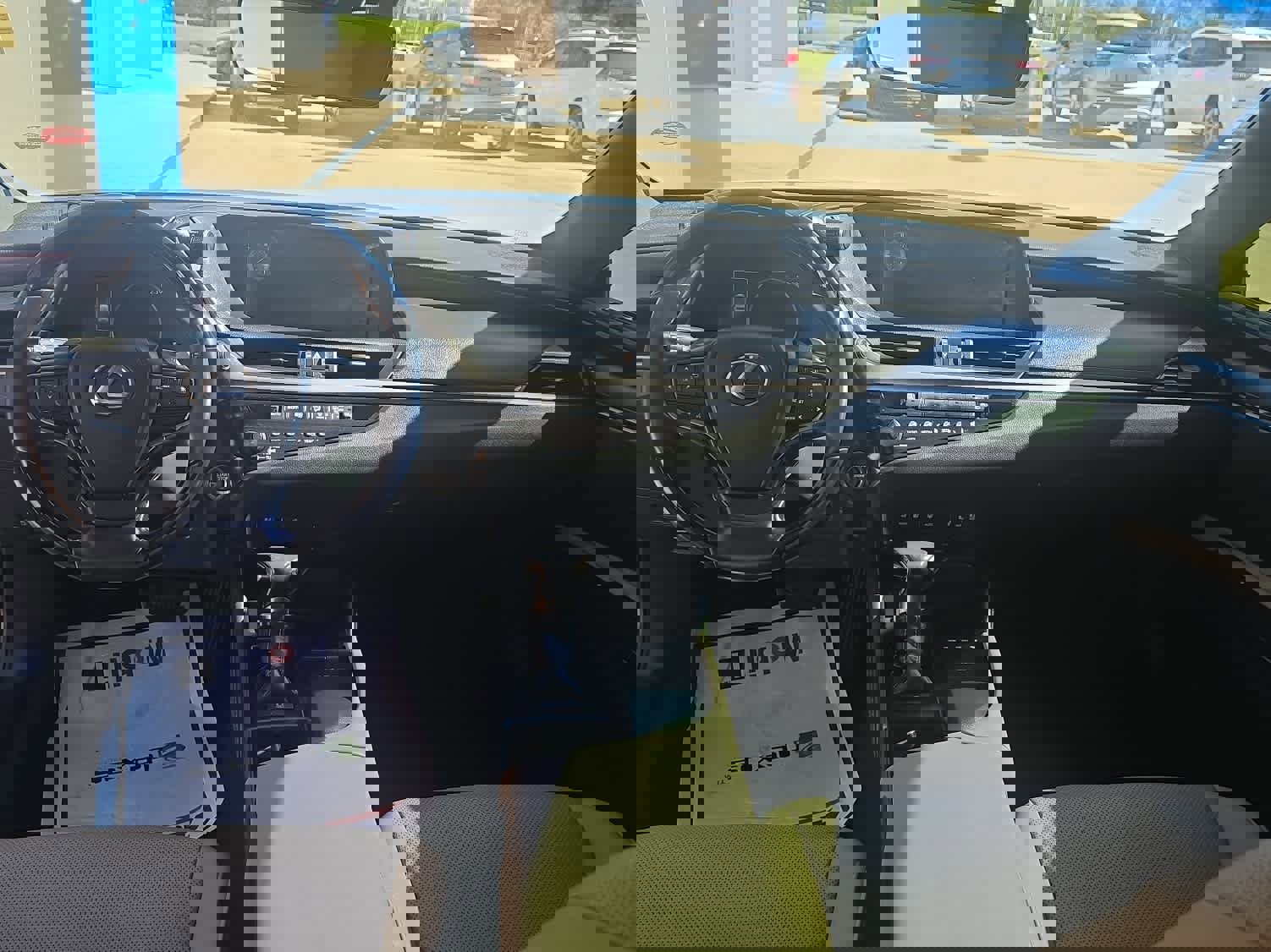 Used 2019 Lexus ES 350 w/ Premium Package image 12