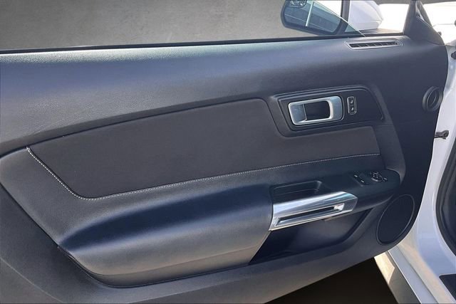 Used 2018 Ford Mustang EcoBoost image 14