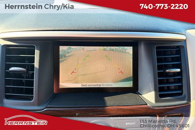Used 2016 Nissan Pathfinder SL AWD/4WD image 17