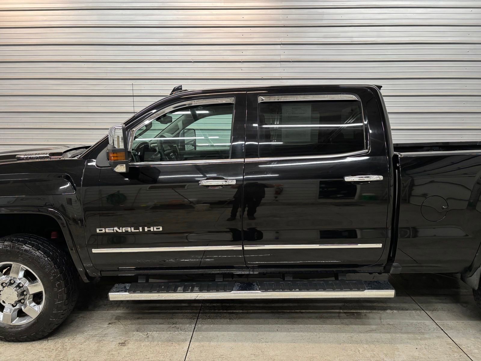 Used 2018 GMC Sierra 3500 Denali w/ Duramax Plus Package image 9
