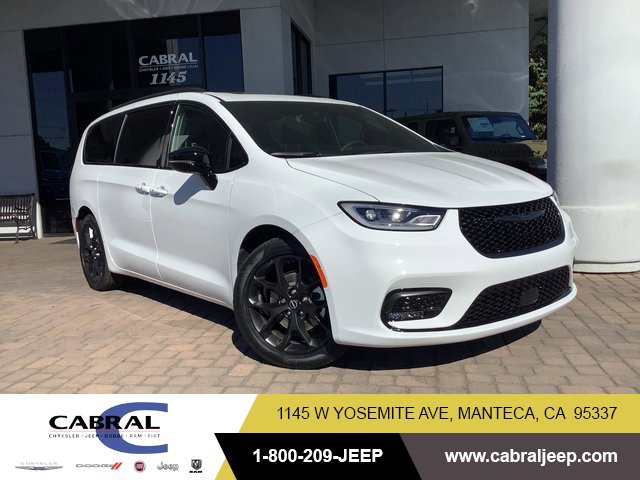 New 2026 Chrysler Pacifica Limited