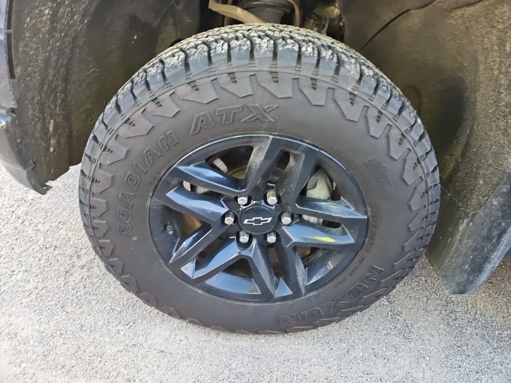 Used 2021 Chevrolet Silverado 1500 LT Trail Boss w/ Bed Protection Package image 4