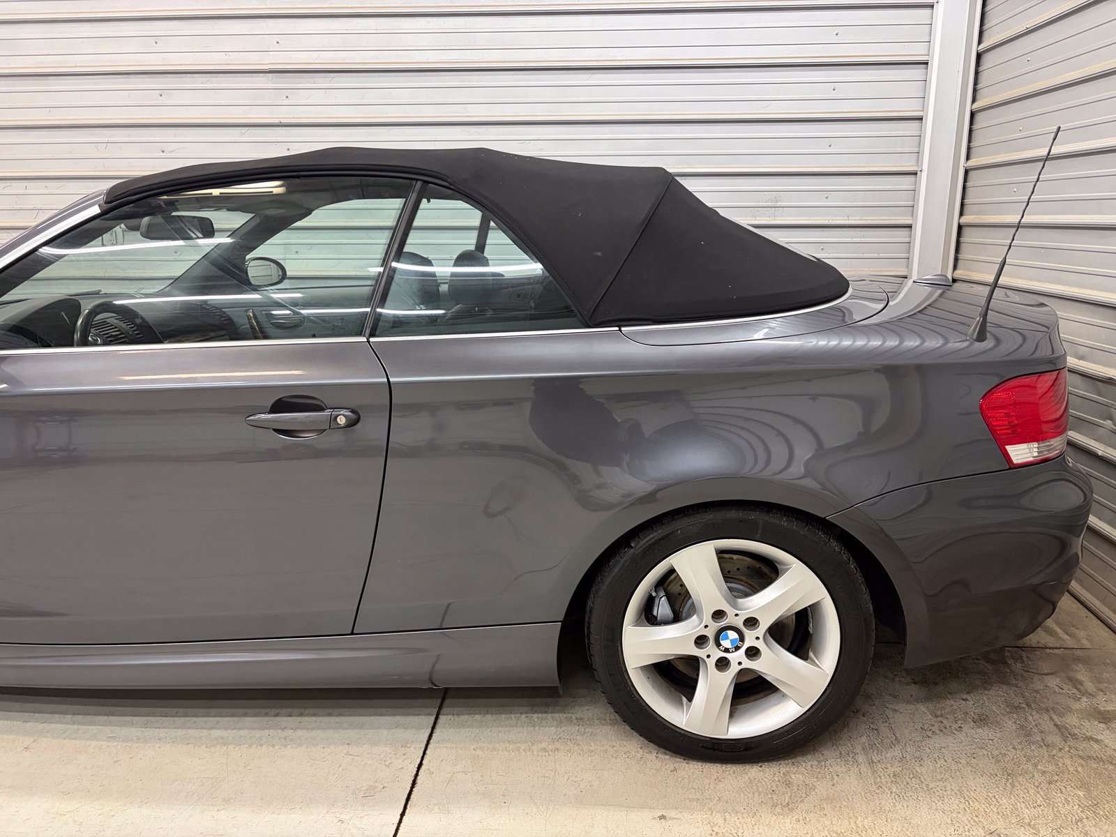 Used 2008 BMW 135i Convertible RWD image 5