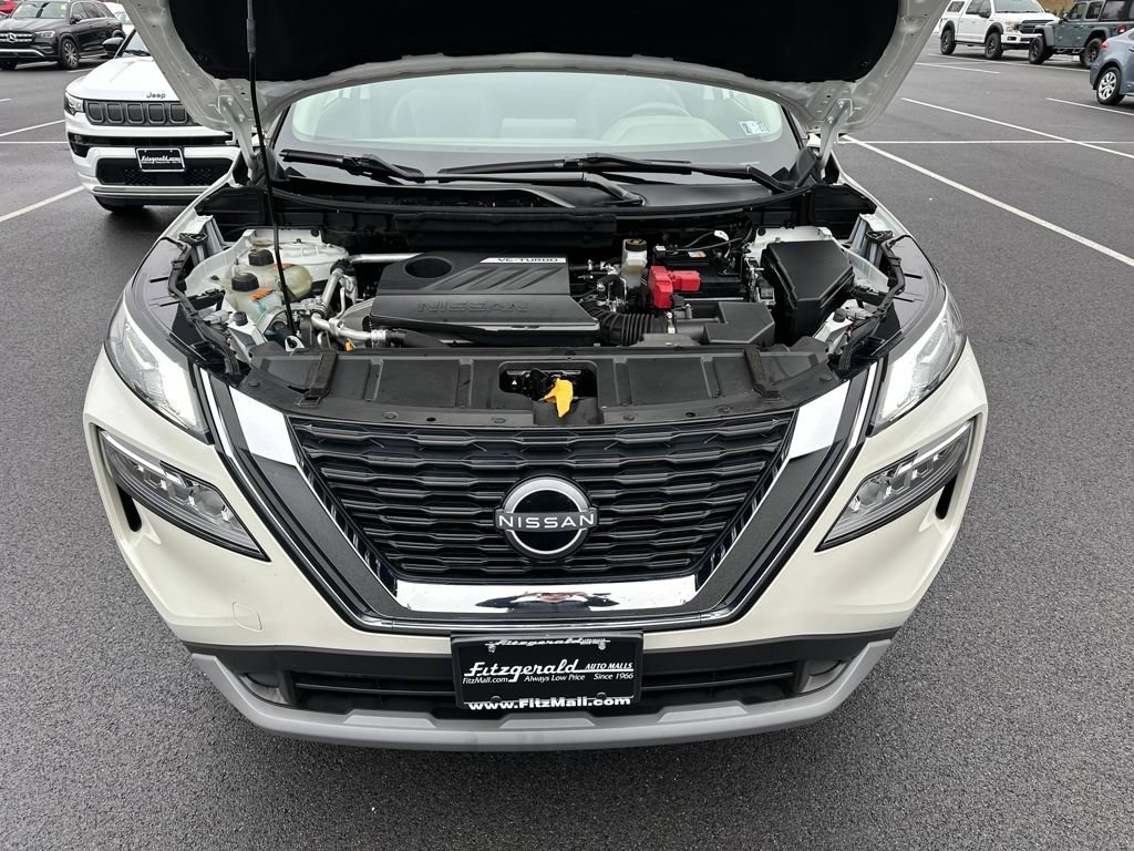 Used 2023 Nissan Rogue SV image 10