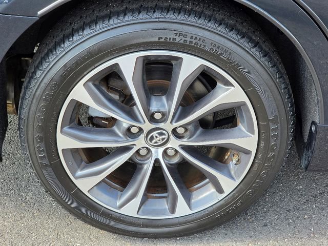 Used 2018 Toyota Avalon XLE Premium w/ All Weather Liner Package FWD image 12