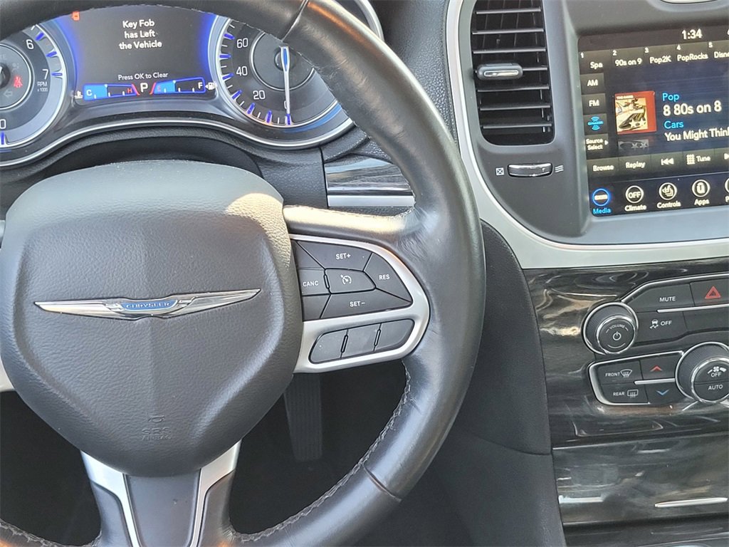 Used 2022 Chrysler 300 Touring L image 13