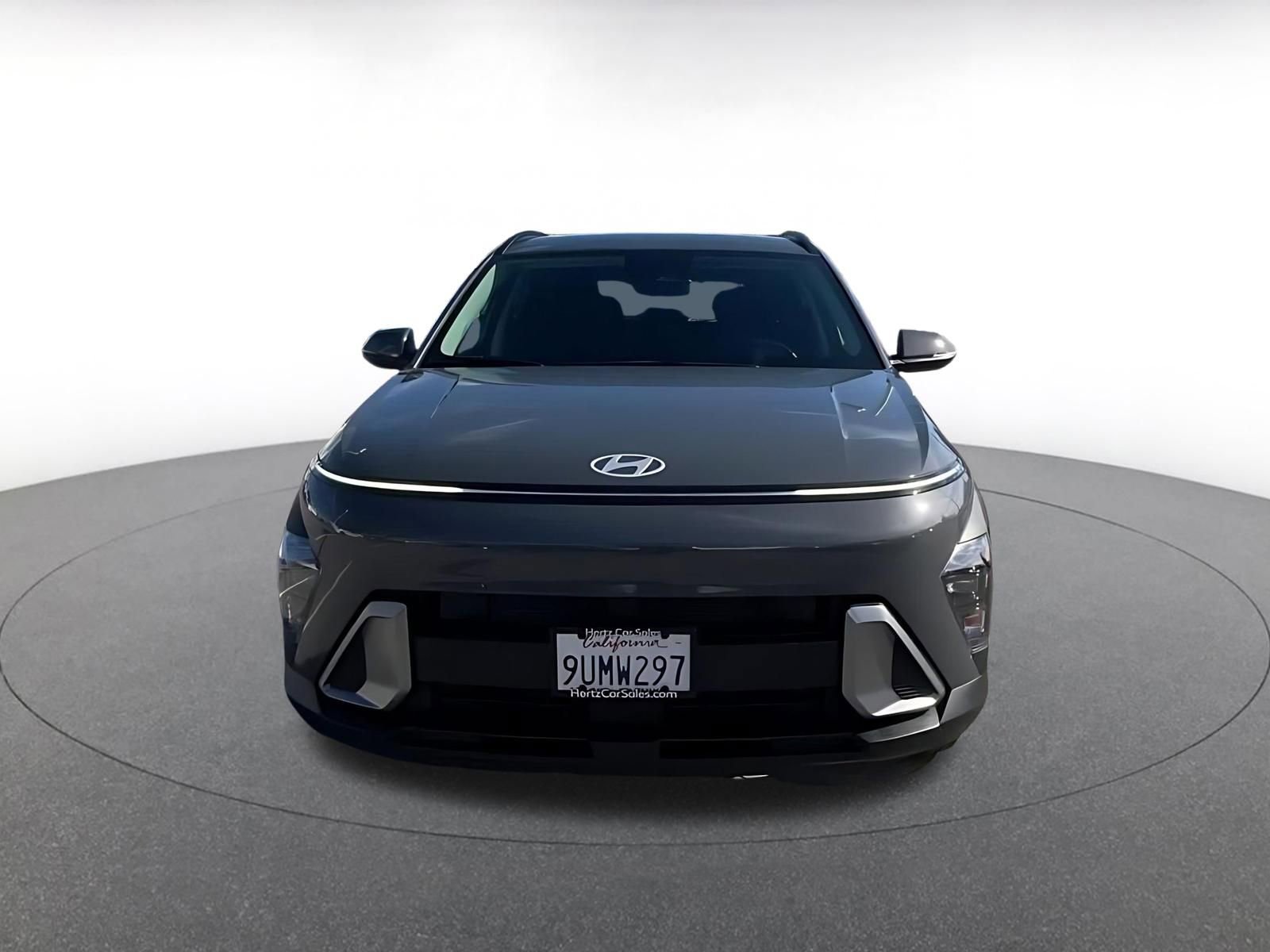 Used 2025 Hyundai Kona SEL FWD image 4