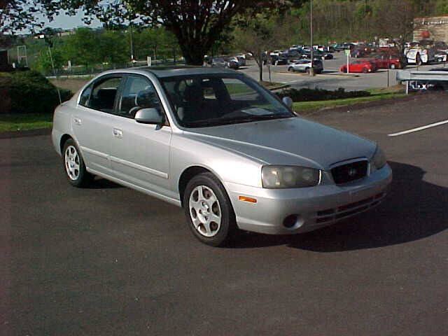 Used 2003 Hyundai Elantra GLS FWD image 2
